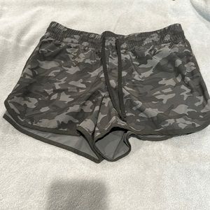 Women’s active wear shorts camouflage
